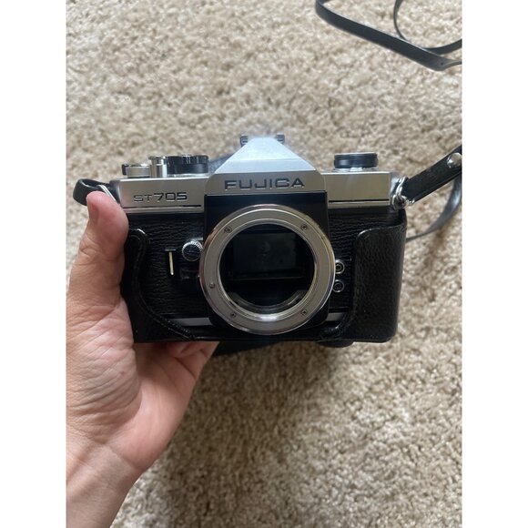 Vintage Fujica ST705 Camera with Leather Camera Case *For Parts or Reparing* Unt - Picture 3 of 7